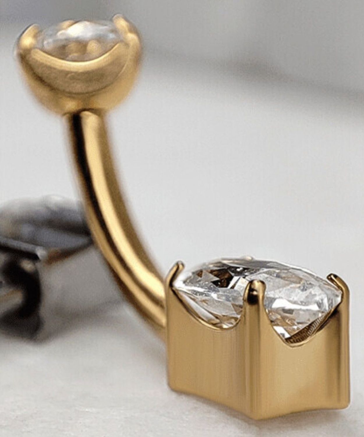 Kolczyk do pępka Banan Markiza z Kryształem – Tytan G23brnyZłoty PVD  DIA-PBT010-GG-1,610 cyrkonia.jpg